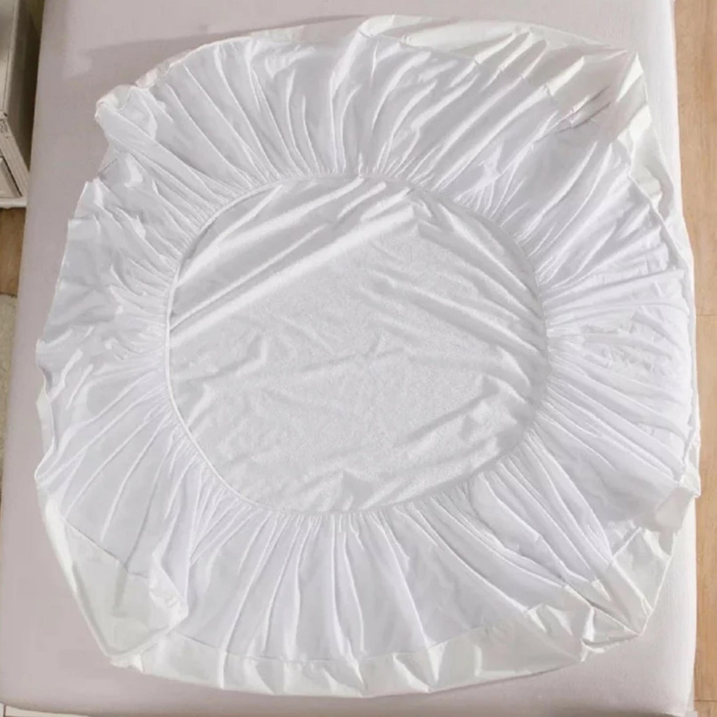 LuxeSomnia Mattress Protector