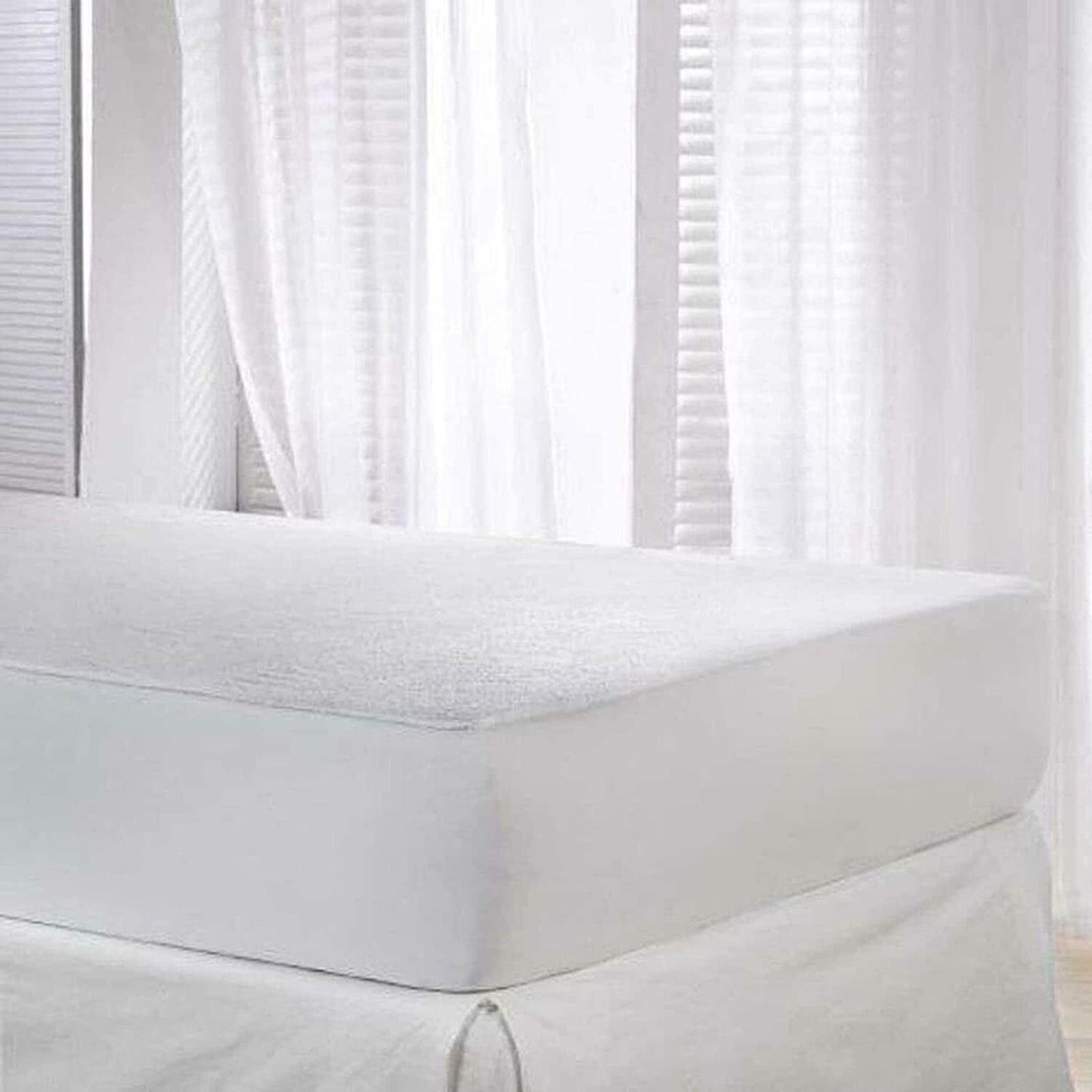 LuxeSomnia Mattress Protector