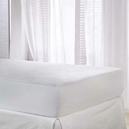 LuxeSomnia Mattress Protector